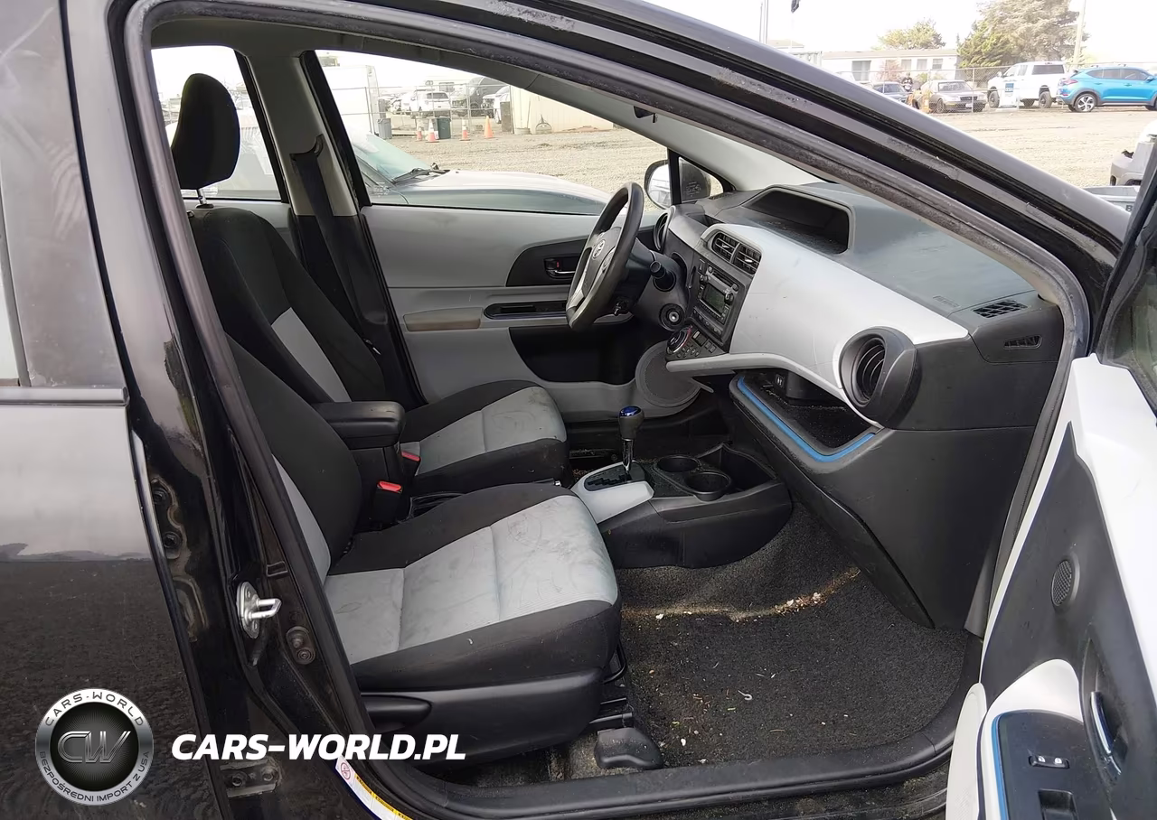 2012 Toyota Prius C Two VIN:JTDKDTB3XC1513664 - 5