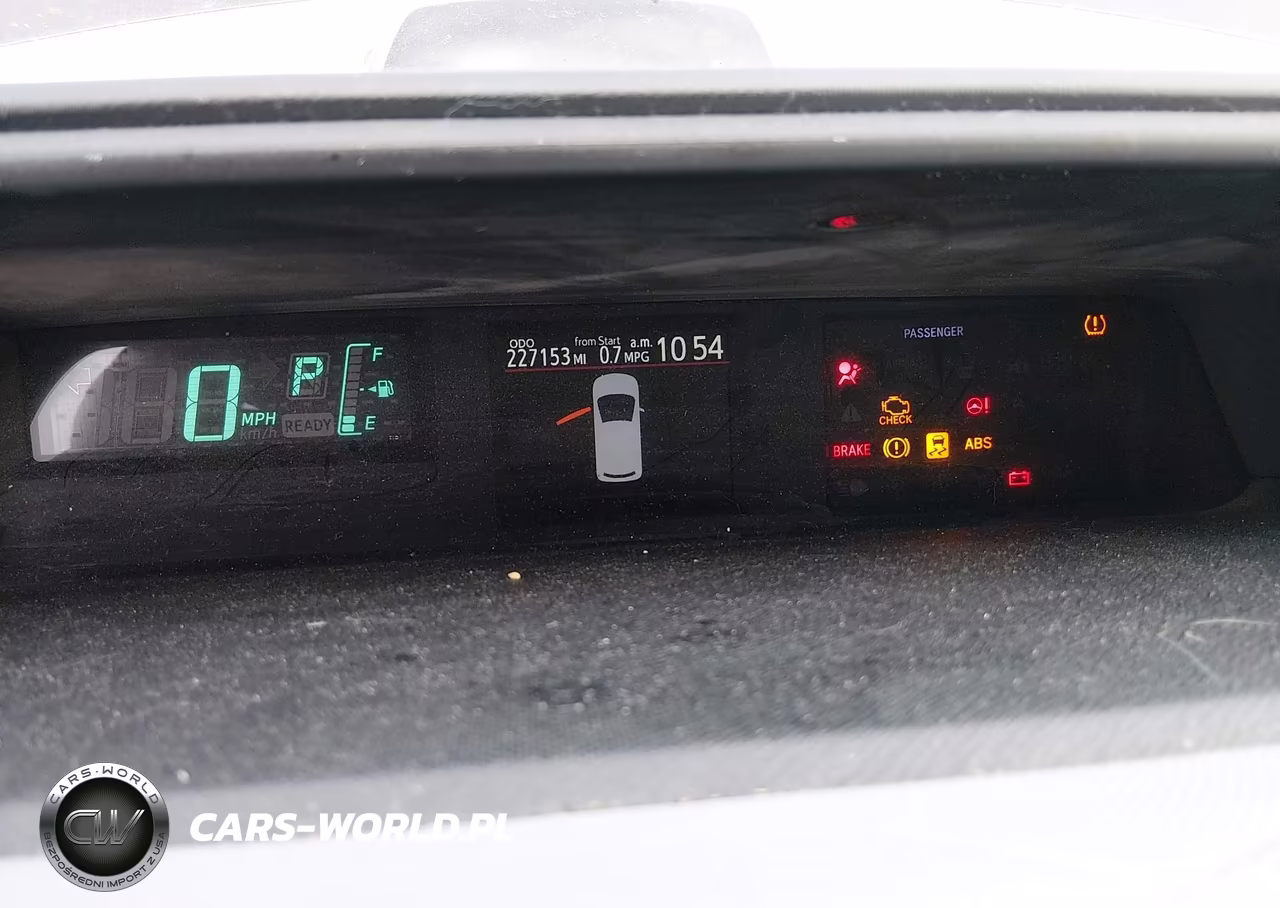 2012 Toyota Prius C Two VIN:JTDKDTB3XC1513664 - 7