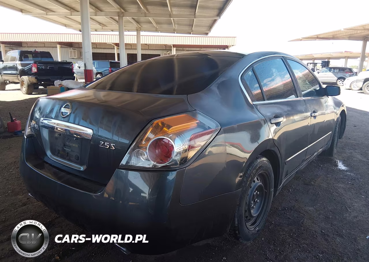 2011 Nissan Altima 2.5 S VIN:1N4AL2AP1BN456135 - 4