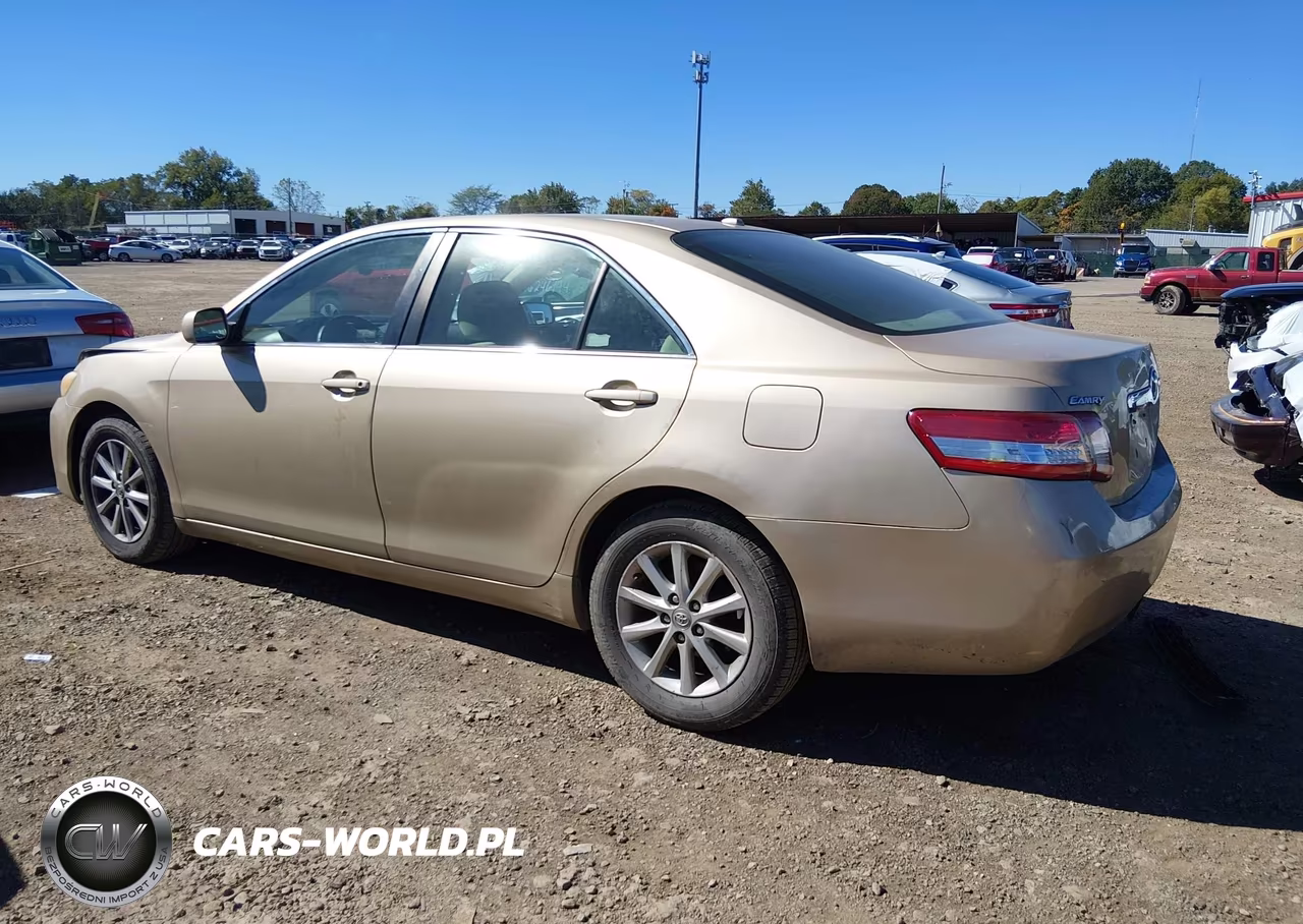 2011 Toyota Camry Xle VIN:4T1BF3EKXBU137084 - 3