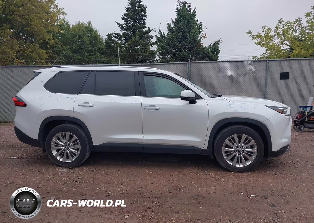 2024 Toyota Grand Highlander Platinum VIN:5TDAAAB59RS049742 - 13