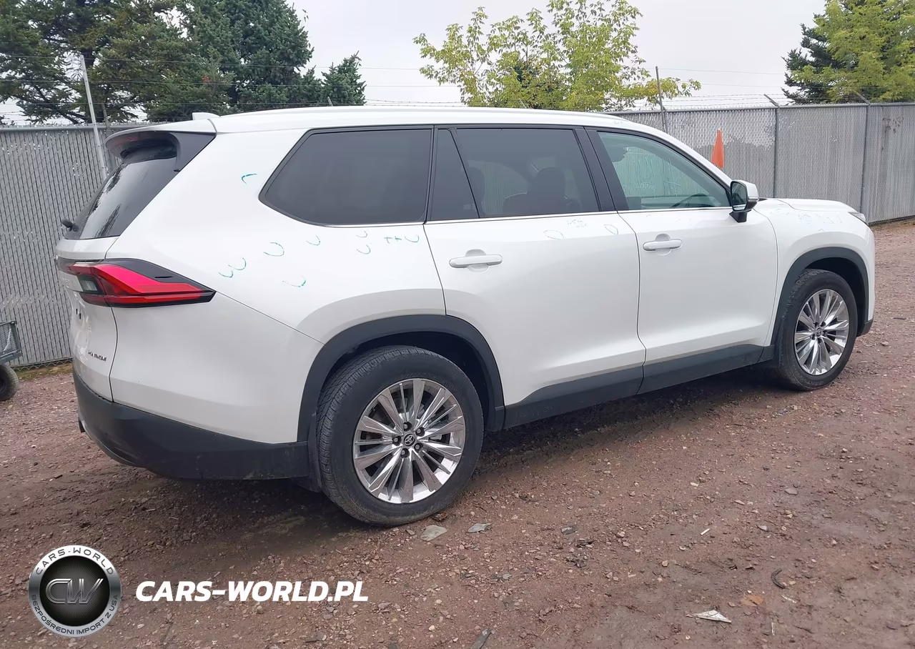 2024 Toyota Grand Highlander Platinum VIN:5TDAAAB59RS049742 - 4