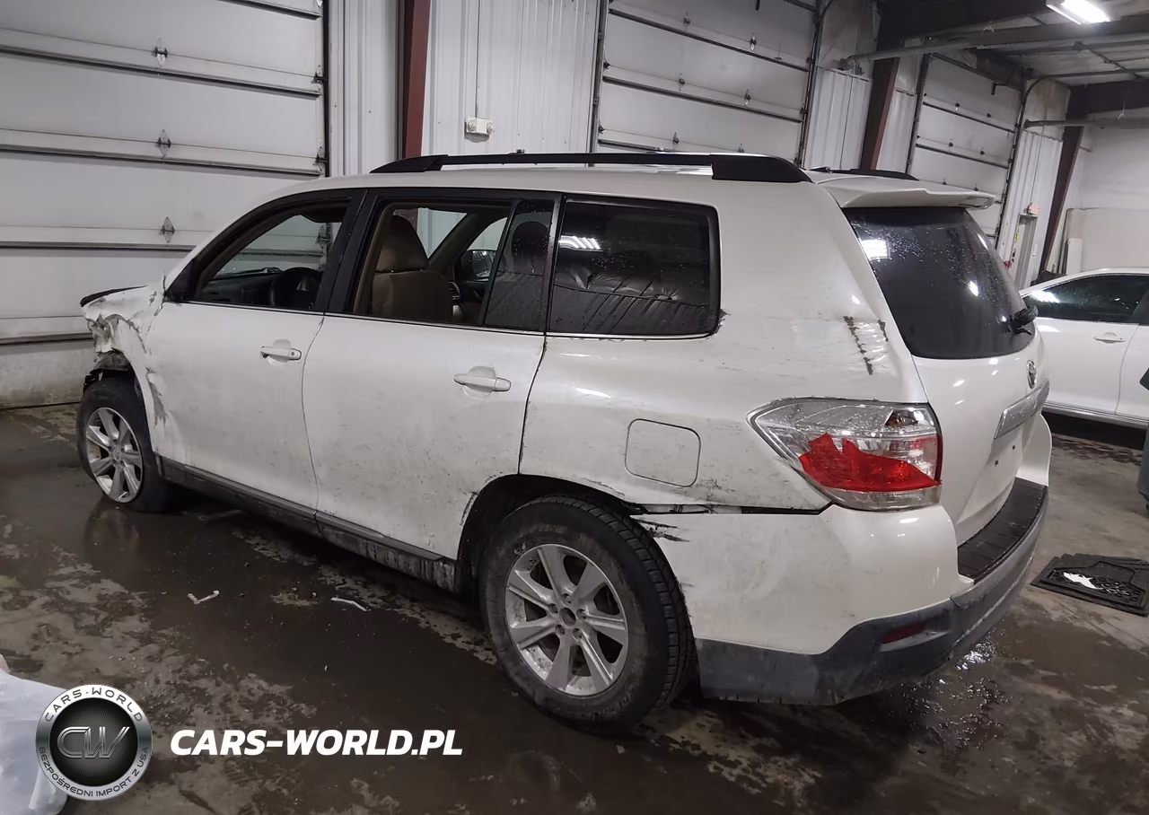 2011 Toyota Highlander Base V6 VIN:5TDZK3EHXBS028616 - 3
