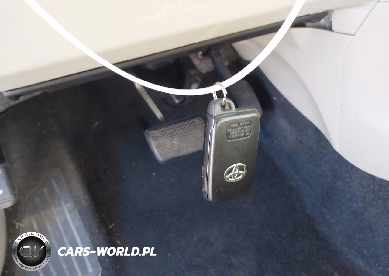2012 Toyota Prius V Five VIN:JTDZN3EU0C3179438 - 11