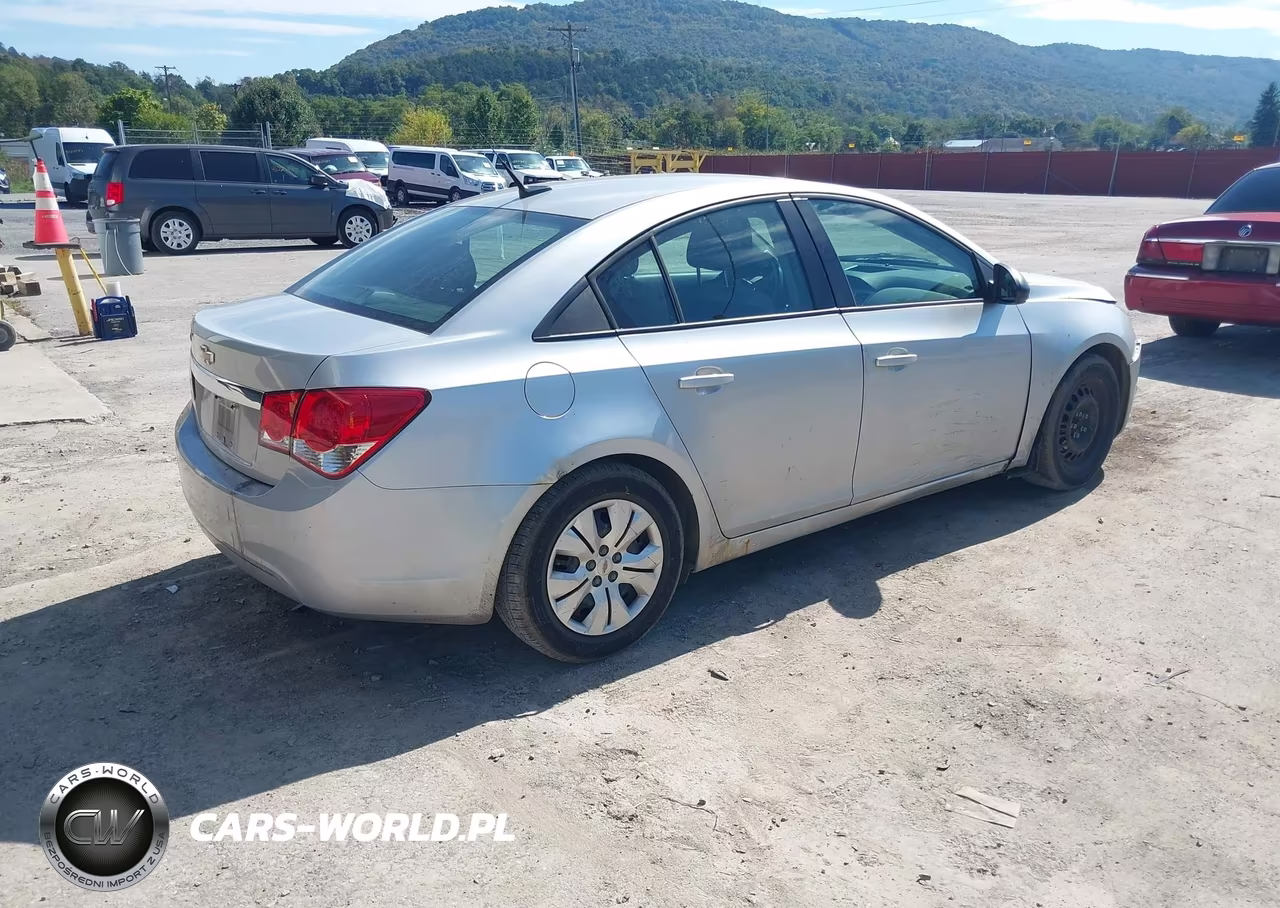 2014 Chevrolet Cruze Ls Auto VIN:1G1PA5SH7E7244327 - 4