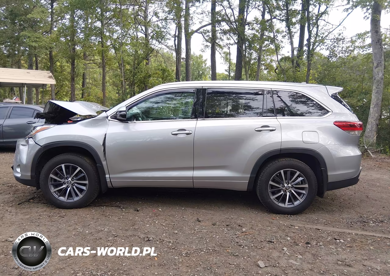 2018 Toyota Highlander Xle VIN:5TDJZRFH4JS532510 - 14