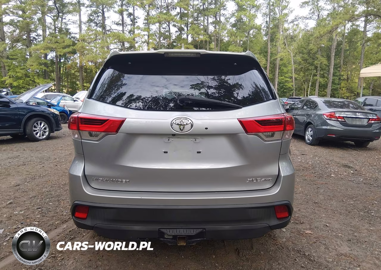 2018 Toyota Highlander Xle VIN:5TDJZRFH4JS532510 - 16