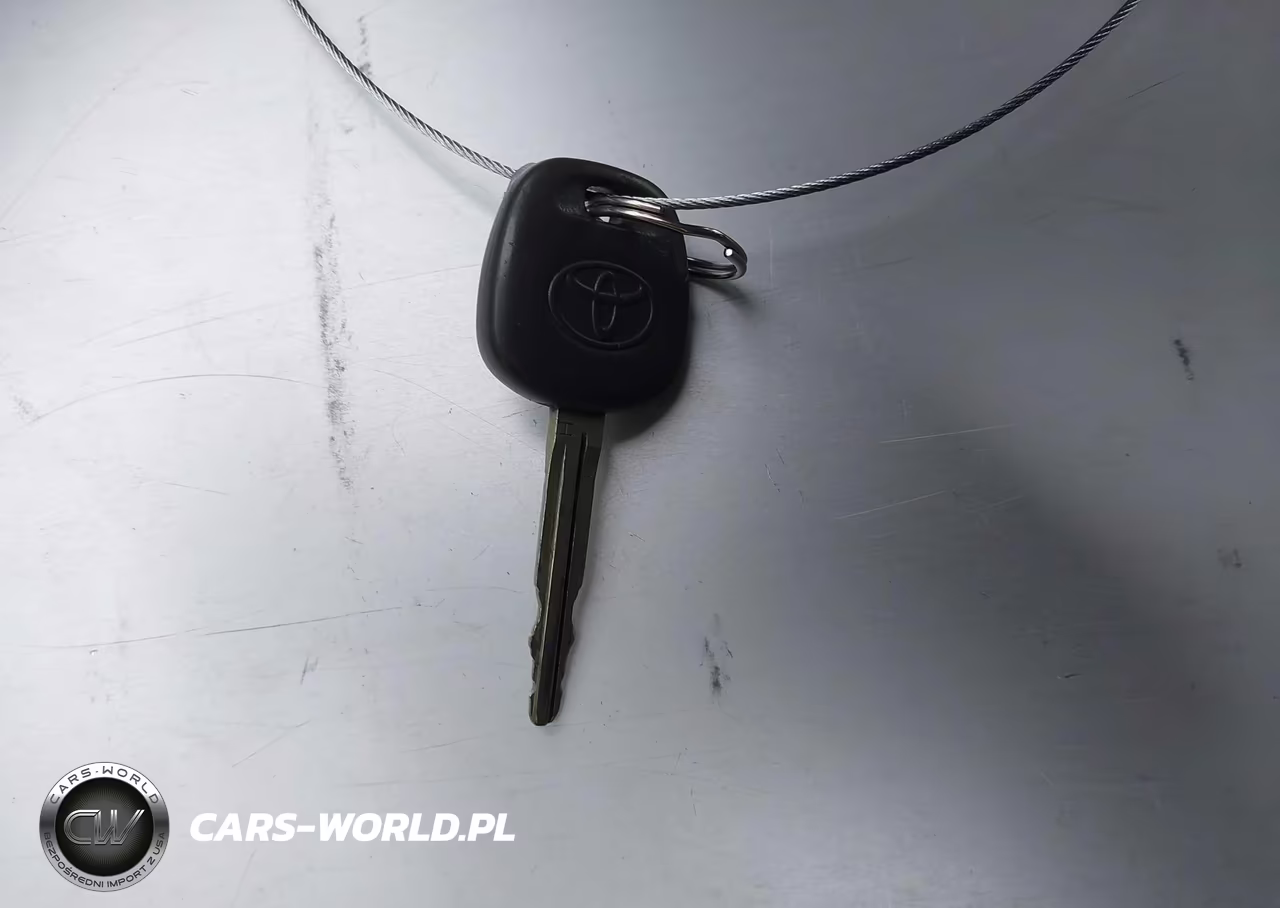2015 Toyota Prius C Two VIN:JTDKDTB39F1094775 - 11