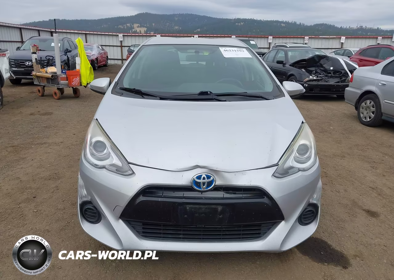 2015 Toyota Prius C Two VIN:JTDKDTB39F1094775 - 13