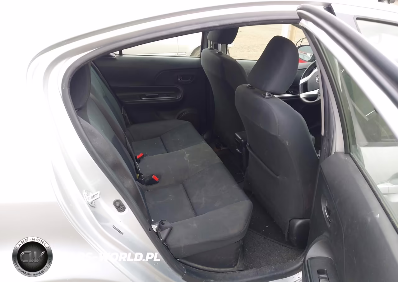 2015 Toyota Prius C Two VIN:JTDKDTB39F1094775 - 8