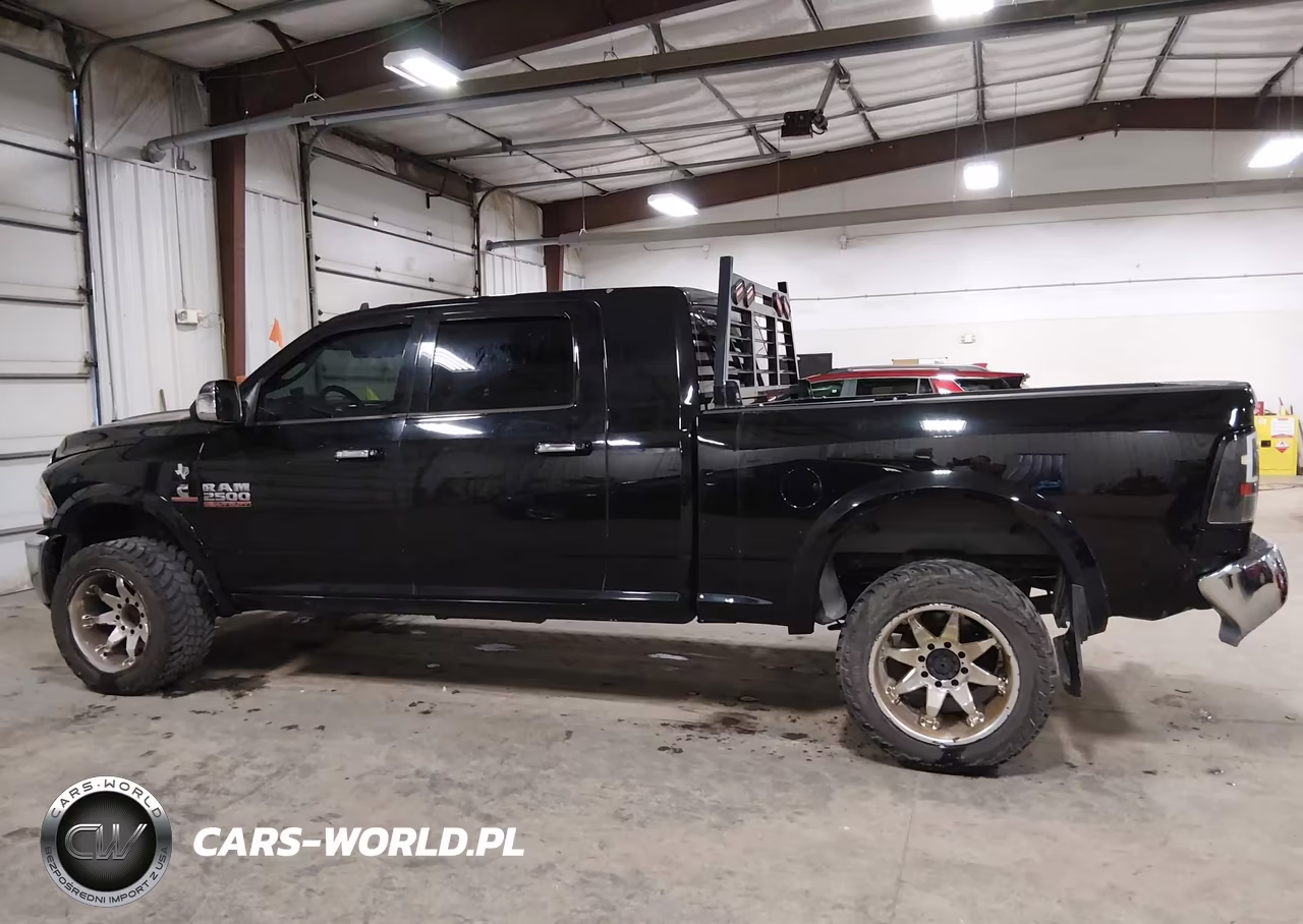 2013 Ram 2500 Laramie VIN:3C6UR5NL6DG607715 - 14