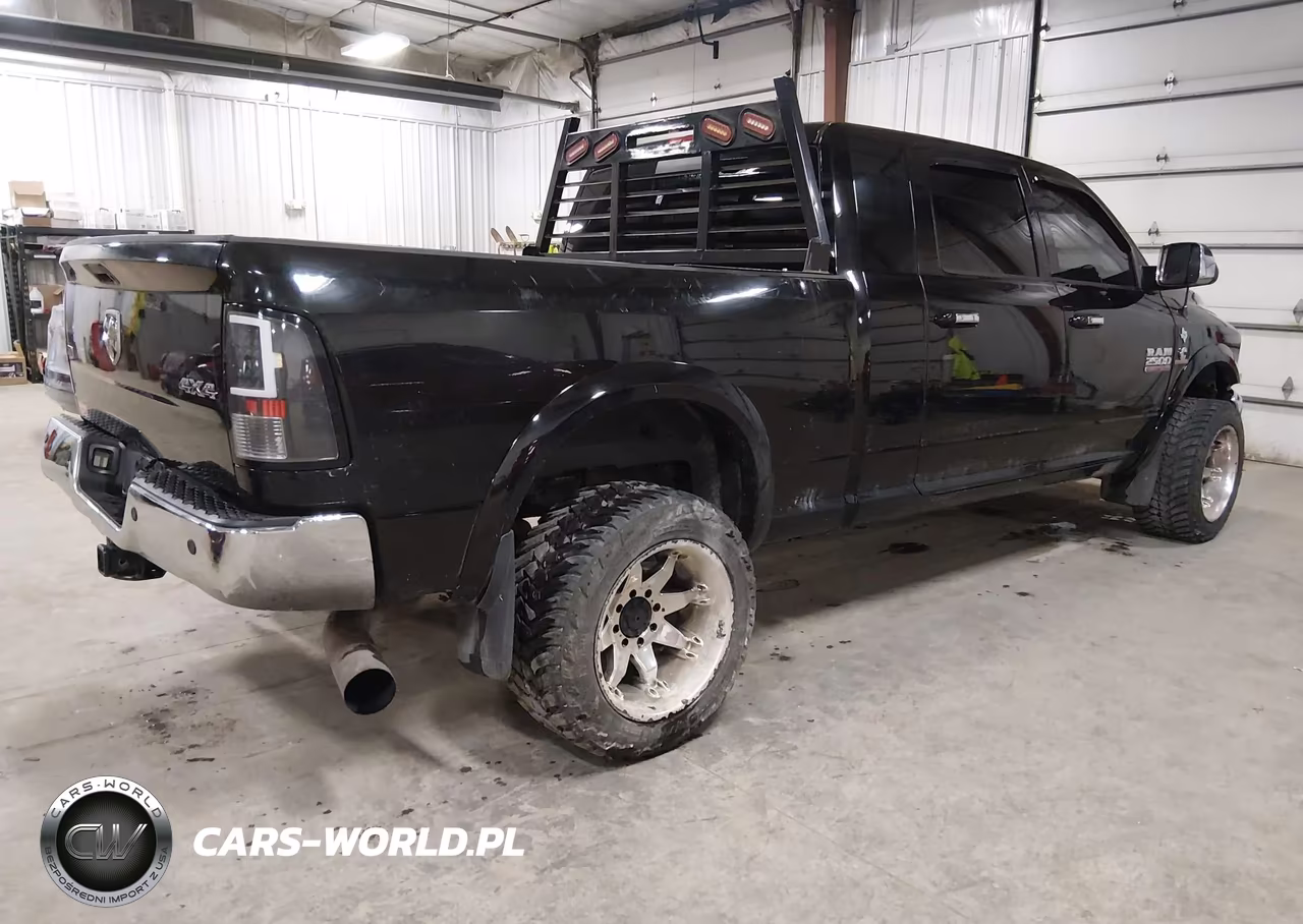 2013 Ram 2500 Laramie VIN:3C6UR5NL6DG607715 - 4