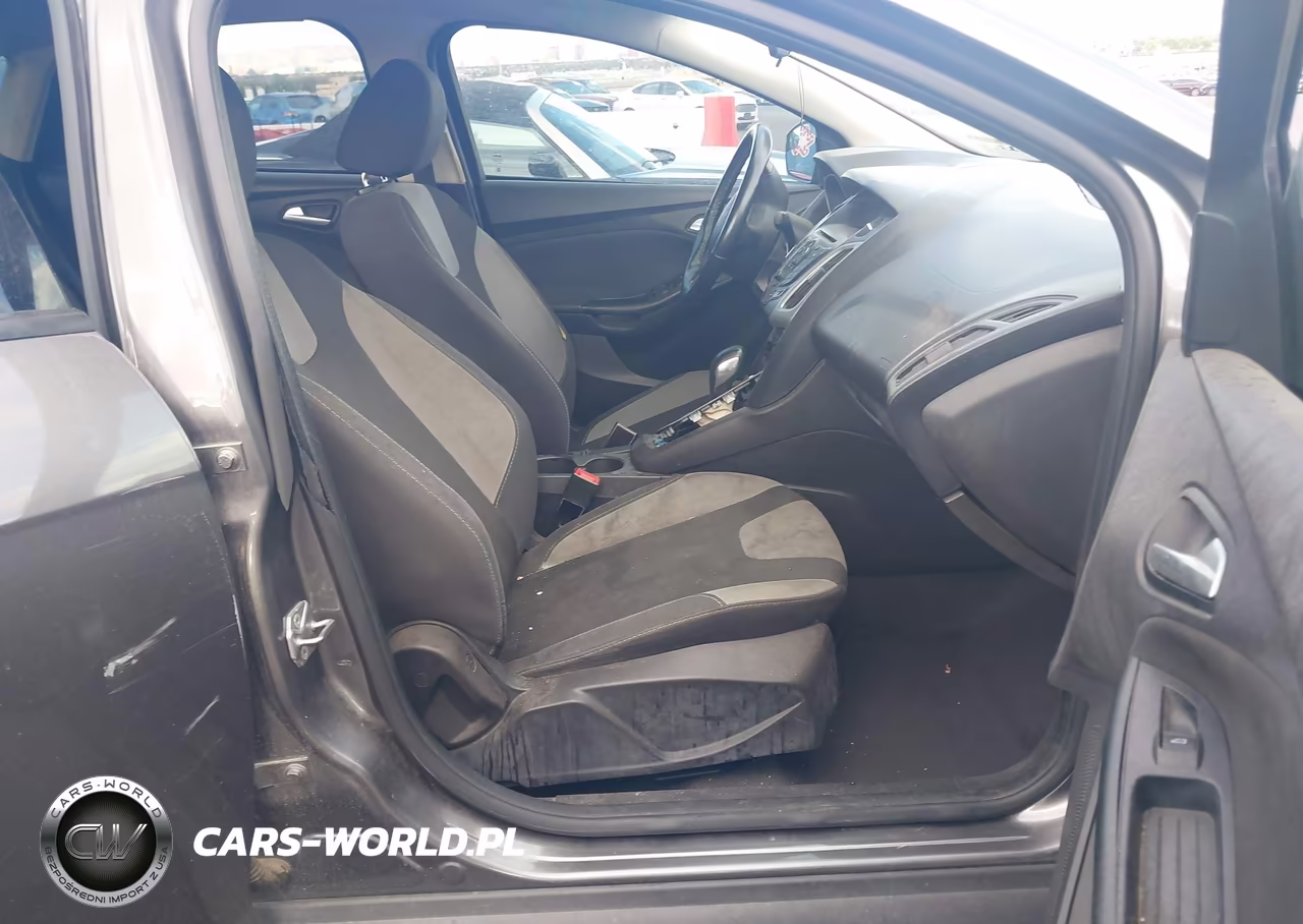 2014 Ford Focus Se VIN:1FADP3F28EL317124 - 5