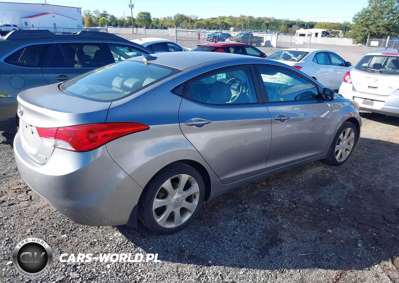 2013 Hyundai Elantra Limited VIN:KMHDH4AE6DU562152 - 4