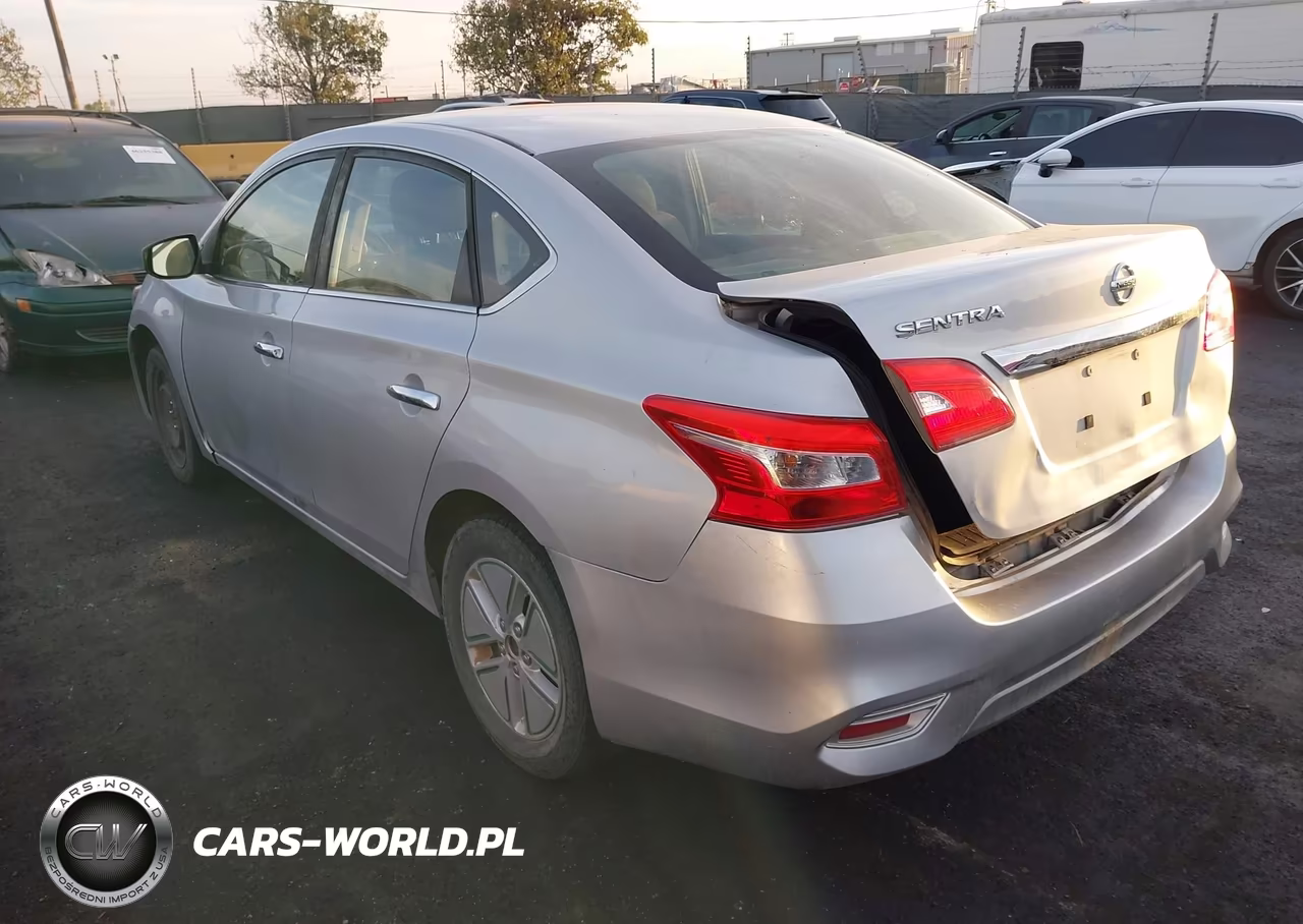 2018 Nissan Sentra S VIN:3N1AB7AP5JY326373 - 3