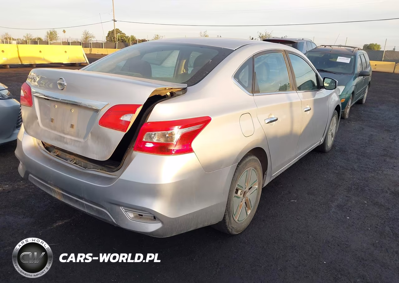 2018 Nissan Sentra S VIN:3N1AB7AP5JY326373 - 4