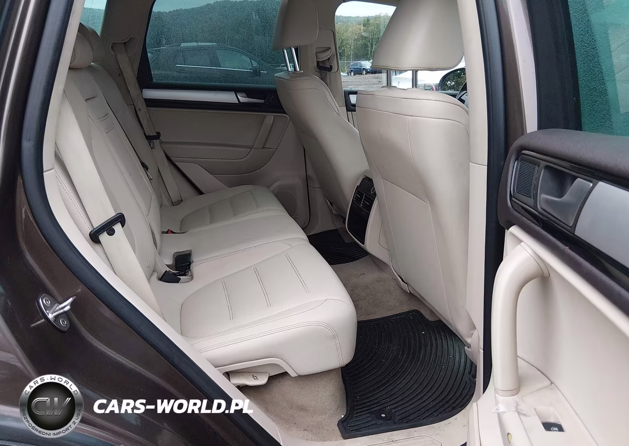 2014 Volkswagen Touareg 3.6L Sport VIN:WVGEF9BP5ED009730 - 8