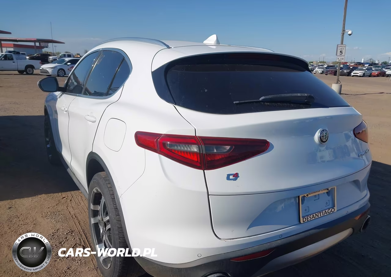 2018 Alfa Romeo Stelvio Ti VIN:ZASFAKBN2J7B75944 - 3