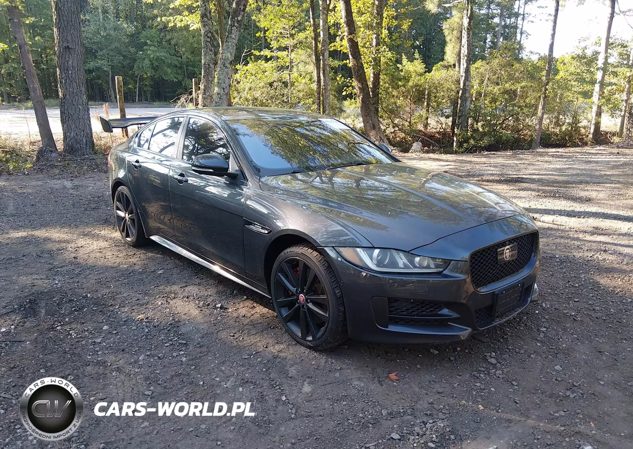 2017 Jaguar Xe 35T R-Sport – zdjęcie 1 z 16