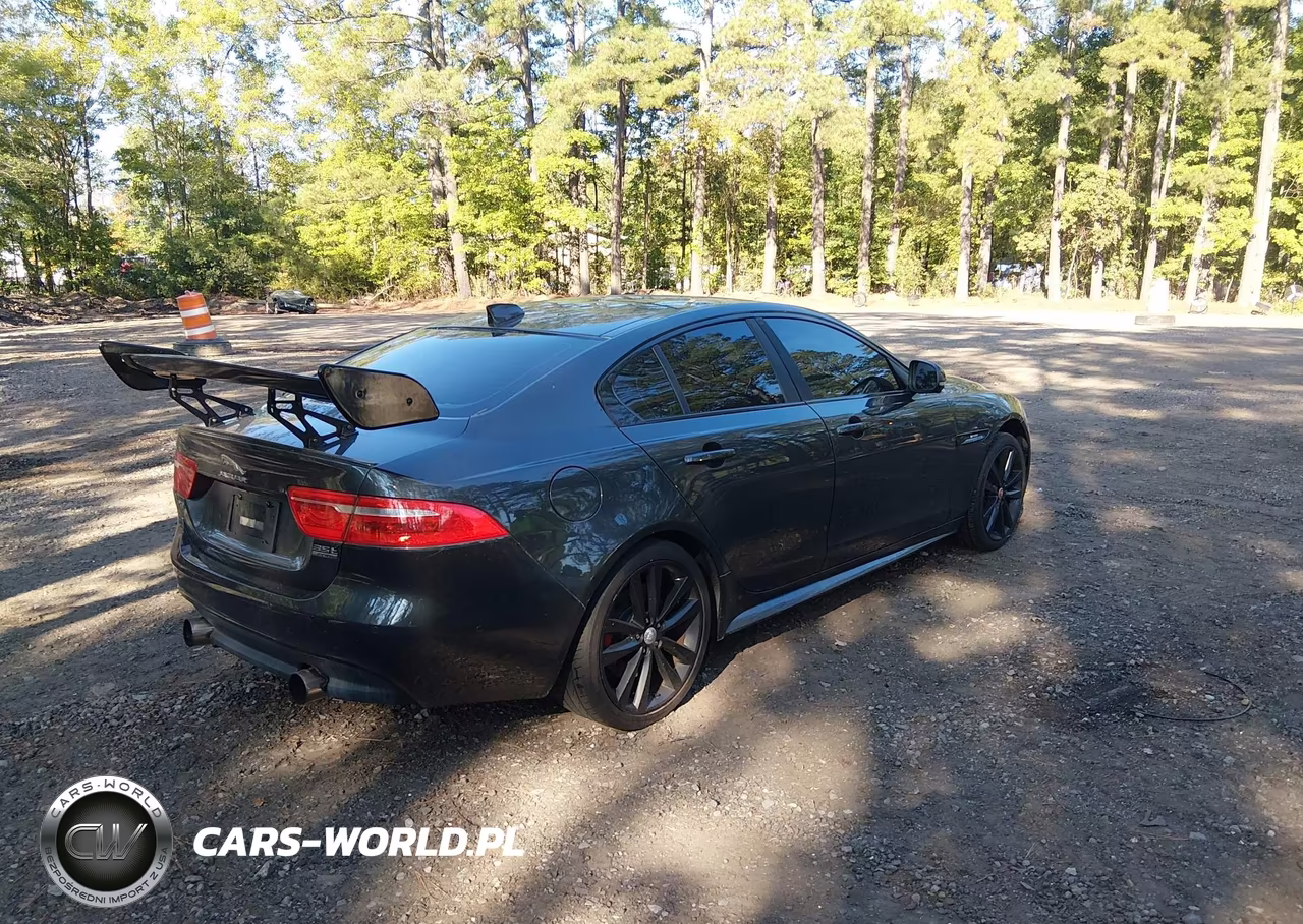 2017 Jaguar Xe 35T R-Sport VIN:SAJAL4BV5HA951488 - 4