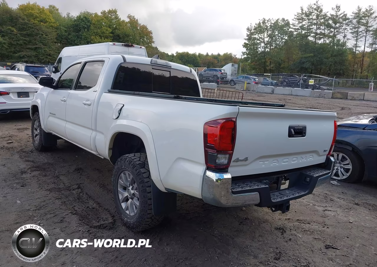 2018 Toyota Tacoma Sr5 V6 VIN:3TMDZ5BN2JM043427 - 3
