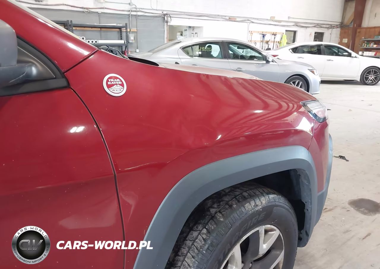 2015 Jeep Cherokee Trailhawk VIN:1C4PJMBS5FW653494 - 17