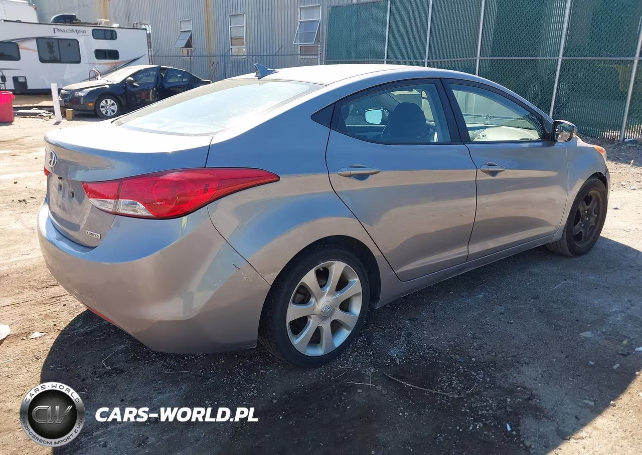 2013 Hyundai Elantra Limited VIN:KMHDH4AE7DU710017 - 4