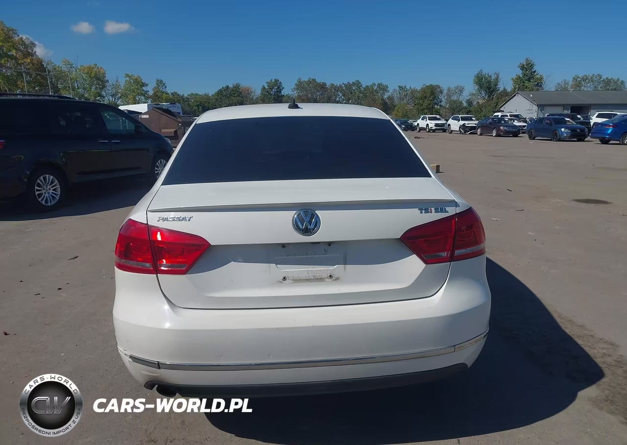 2015 Volkswagen Passat 1.8T Sel Premium VIN:1VWCT7A33FC046402 - 16