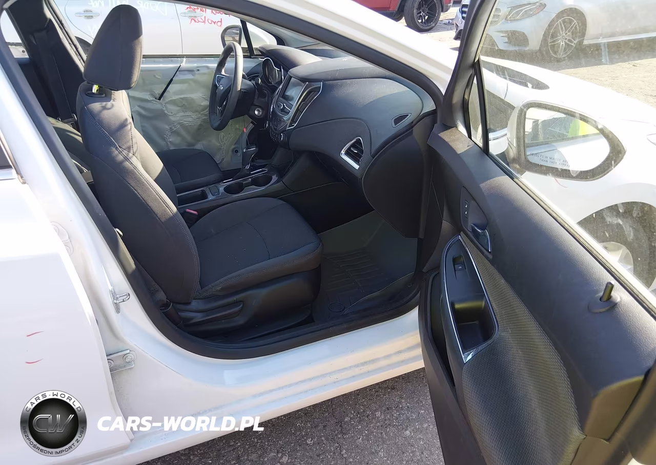 2019 Chevrolet Cruze Lt VIN:1G1BE5SM3K7107022 - 5