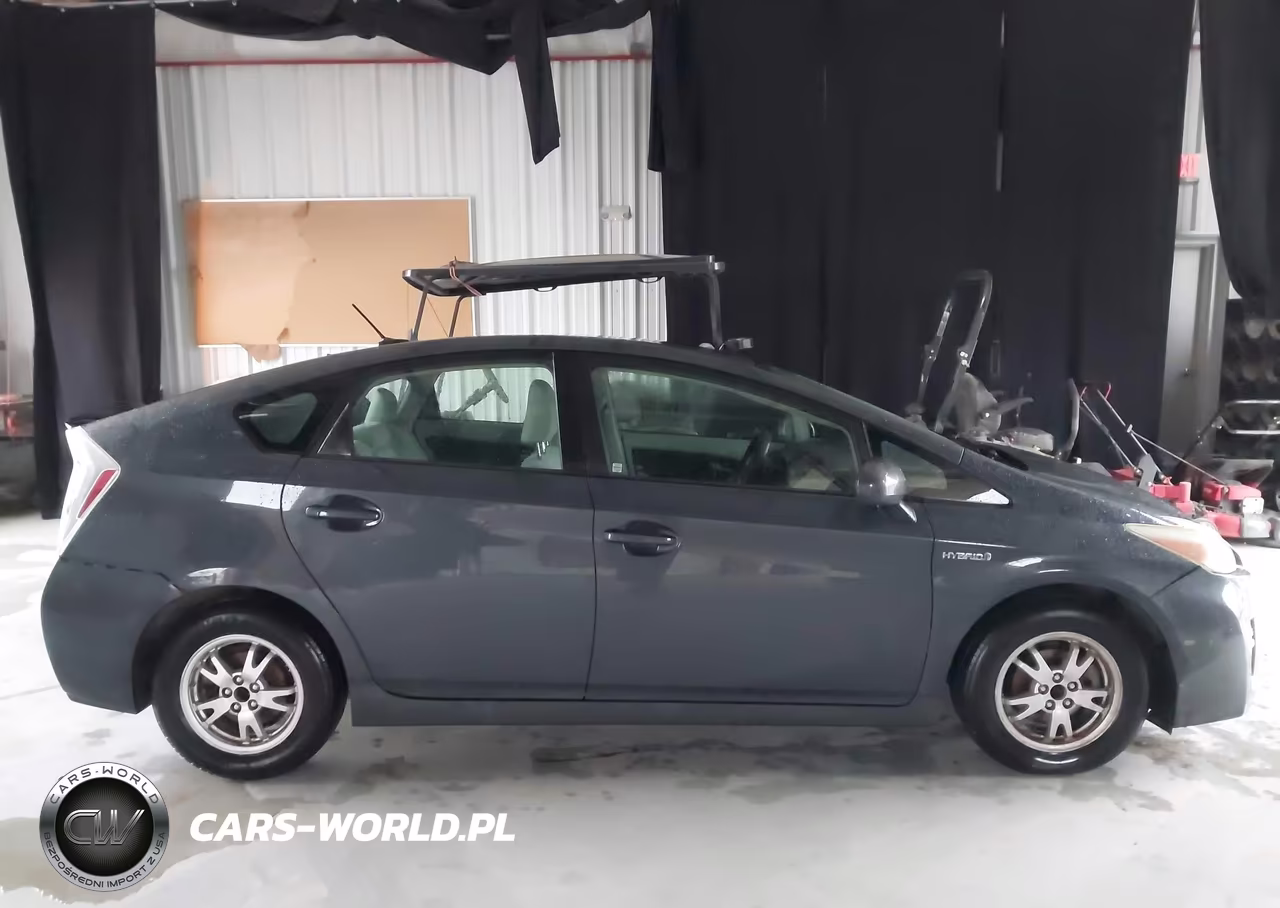2011 Toyota Prius Two VIN:JTDKN3DU1B0260788 - 13