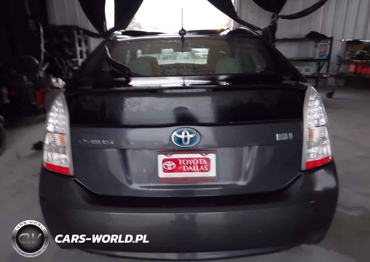 2011 Toyota Prius Two VIN:JTDKN3DU1B0260788 - 16