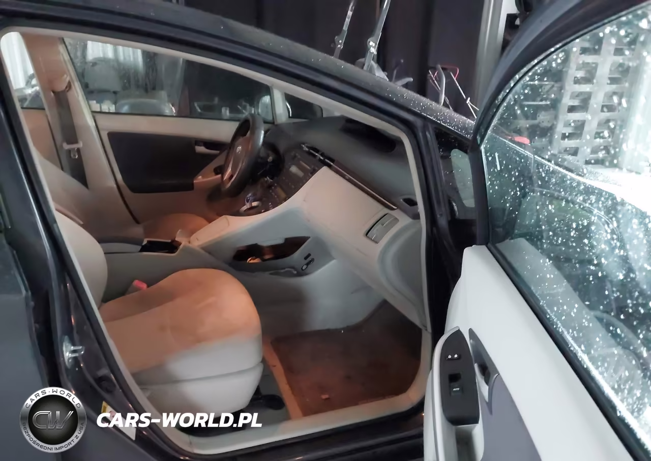 2011 Toyota Prius Two VIN:JTDKN3DU1B0260788 - 5