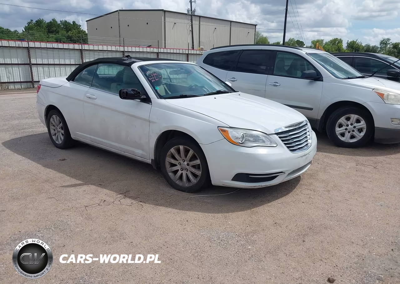 2013 Chrysler 200 Touring VIN:1C3BCBEB7DN511840 - 1