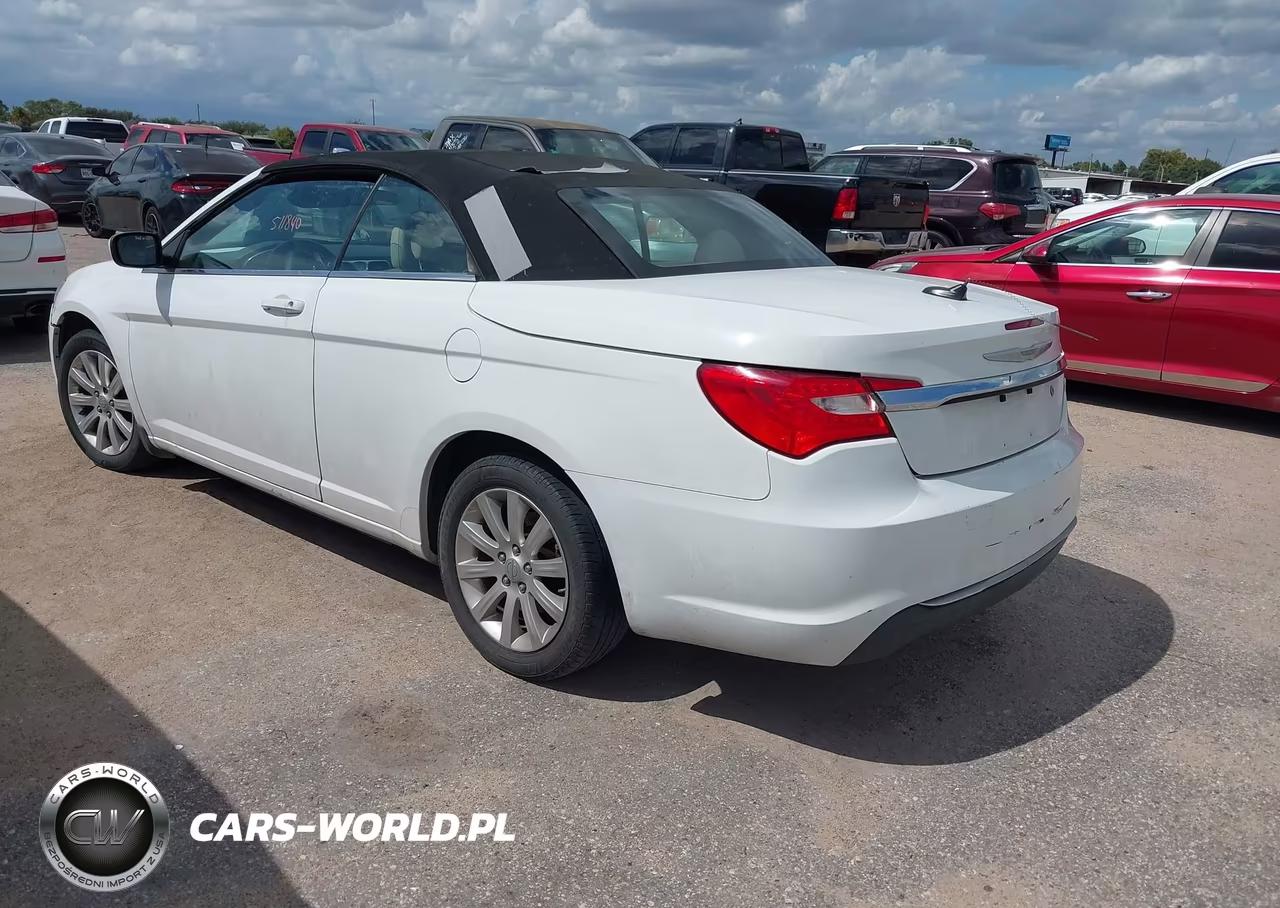 2013 Chrysler 200 Touring VIN:1C3BCBEB7DN511840 - 3