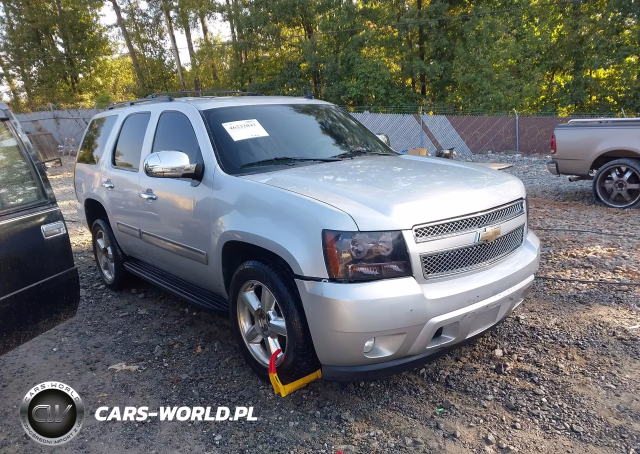2011 Chevrolet Tahoe Lt VIN:1GNSCBE01BR105690 - 1