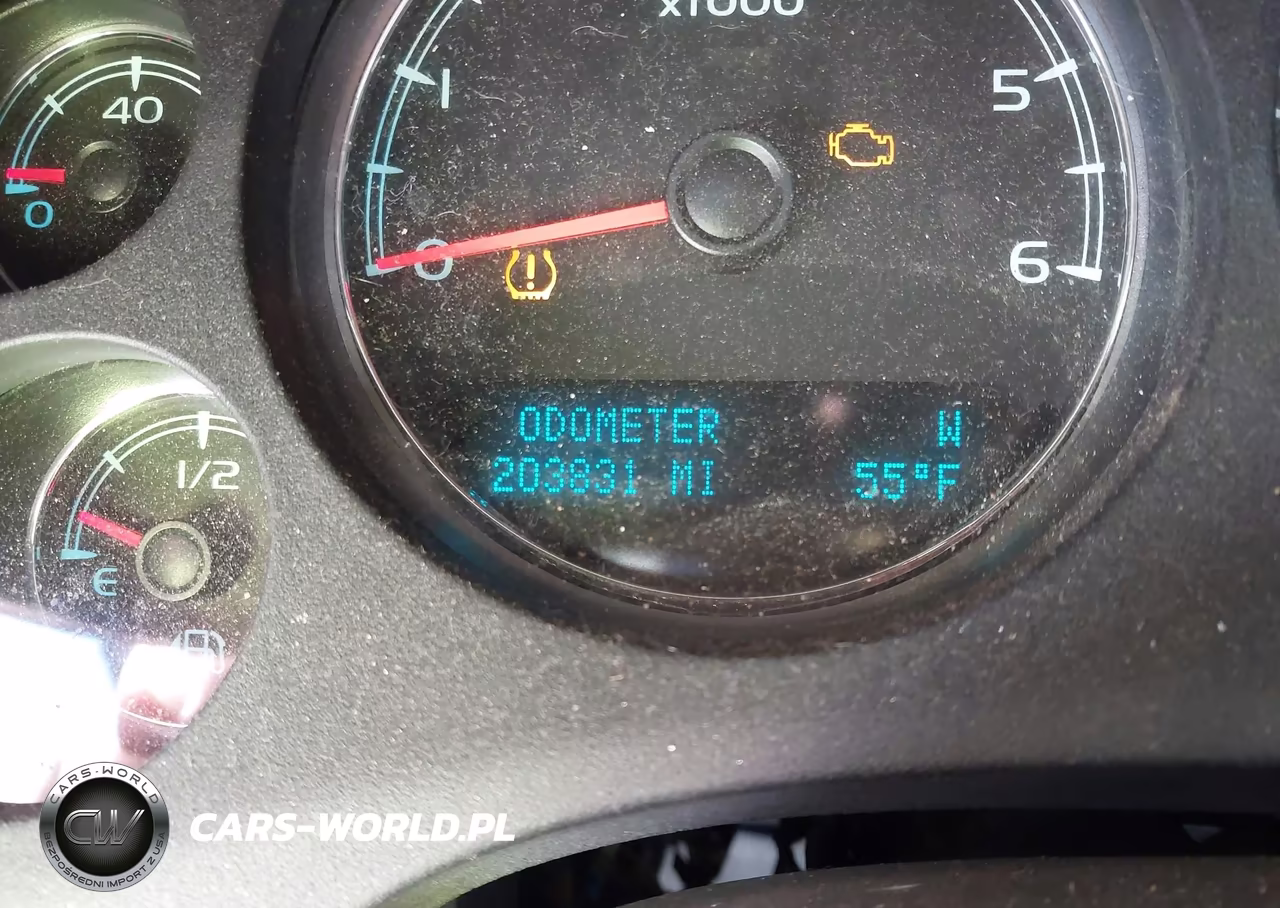 2011 Chevrolet Tahoe Lt VIN:1GNSCBE01BR105690 - 7