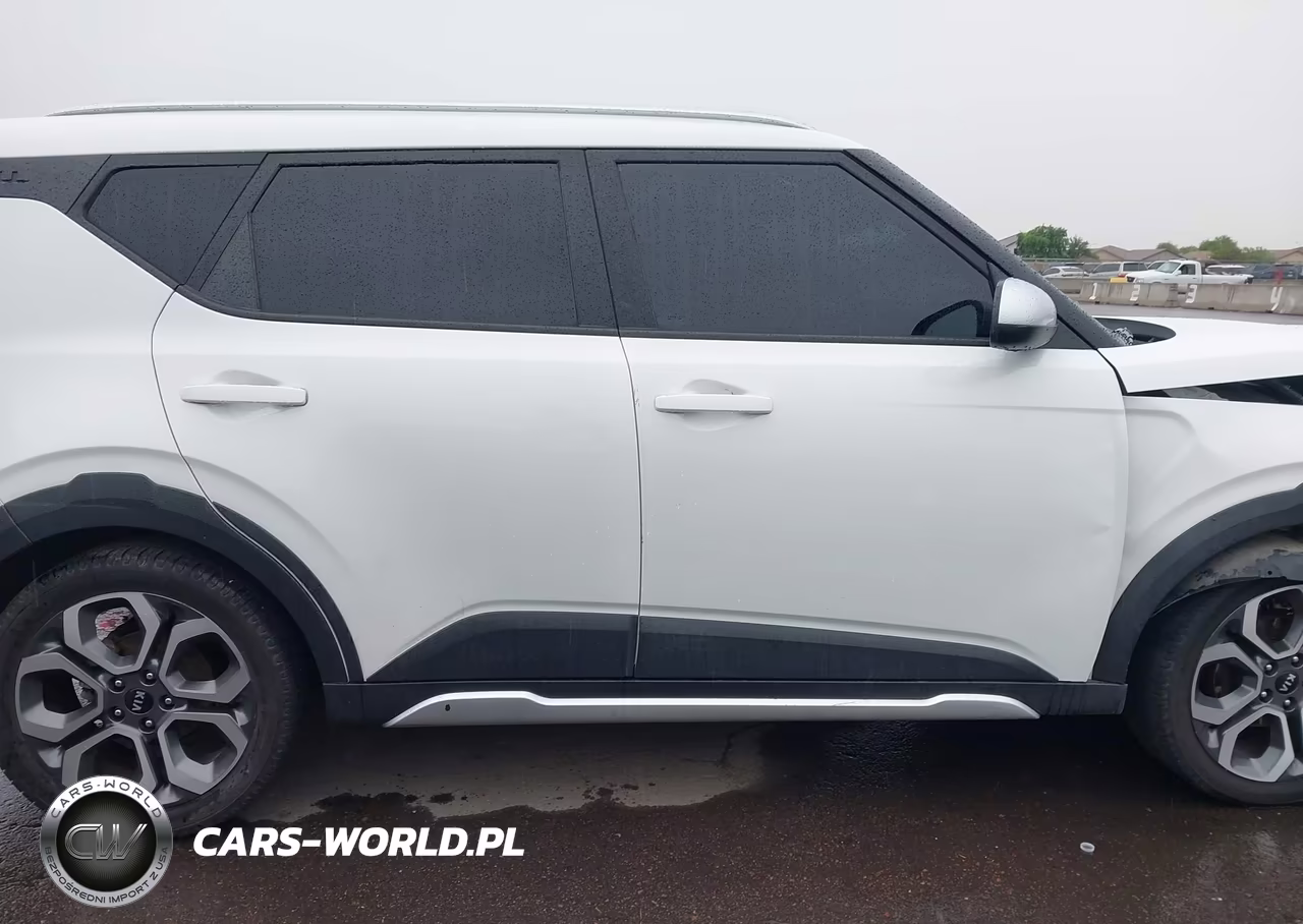 2021 Kia Soul X-Line VIN:KNDJ23AU8M7138884 - 13