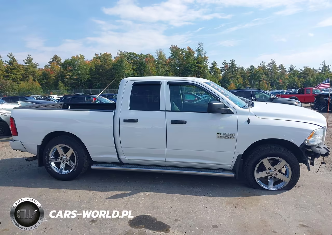 2018 Ram 1500 Express 4X4 6'4 Box VIN:1C6RR7FGXJS187769 - 14