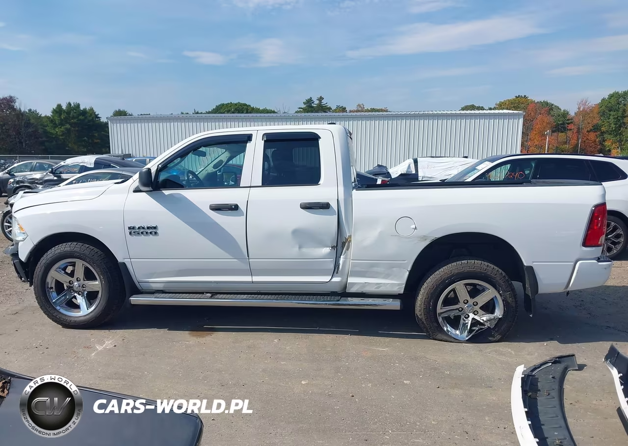 2018 Ram 1500 Express 4X4 6'4 Box VIN:1C6RR7FGXJS187769 - 15