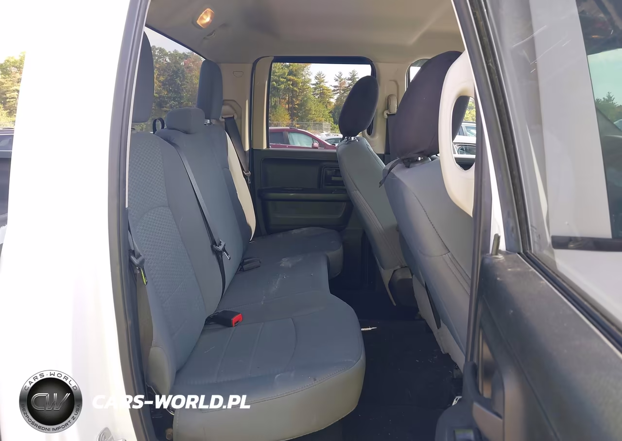 2018 Ram 1500 Express 4X4 6'4 Box VIN:1C6RR7FGXJS187769 - 8