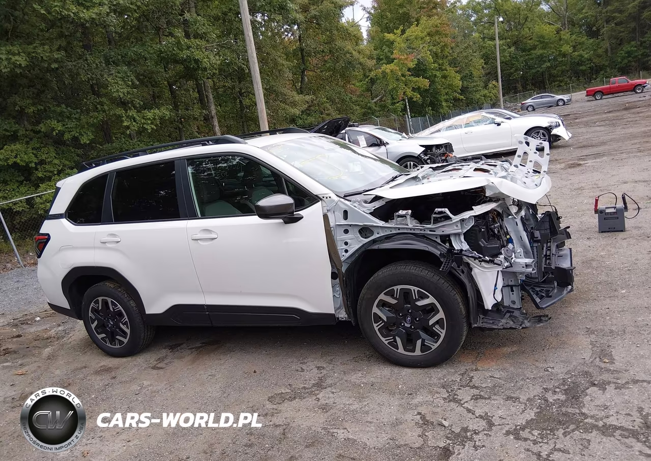 2025 Subaru Forester Premium VIN:JF2SLDDC9SH590748 - 13