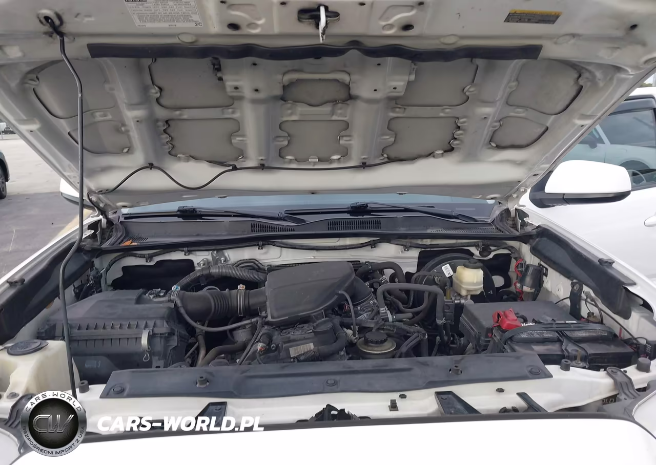 2018 Toyota Tacoma Sr VIN:5TFAX5GN6JX119839 - 10