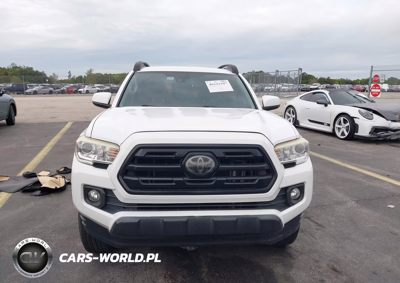 2018 Toyota Tacoma Sr VIN:5TFAX5GN6JX119839 - 12