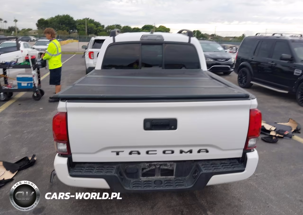 2018 Toyota Tacoma Sr VIN:5TFAX5GN6JX119839 - 16