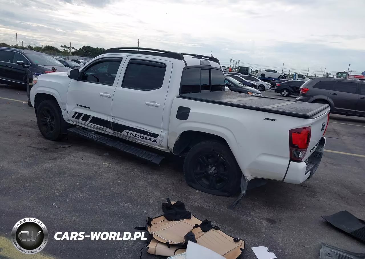 2018 Toyota Tacoma Sr VIN:5TFAX5GN6JX119839 - 3