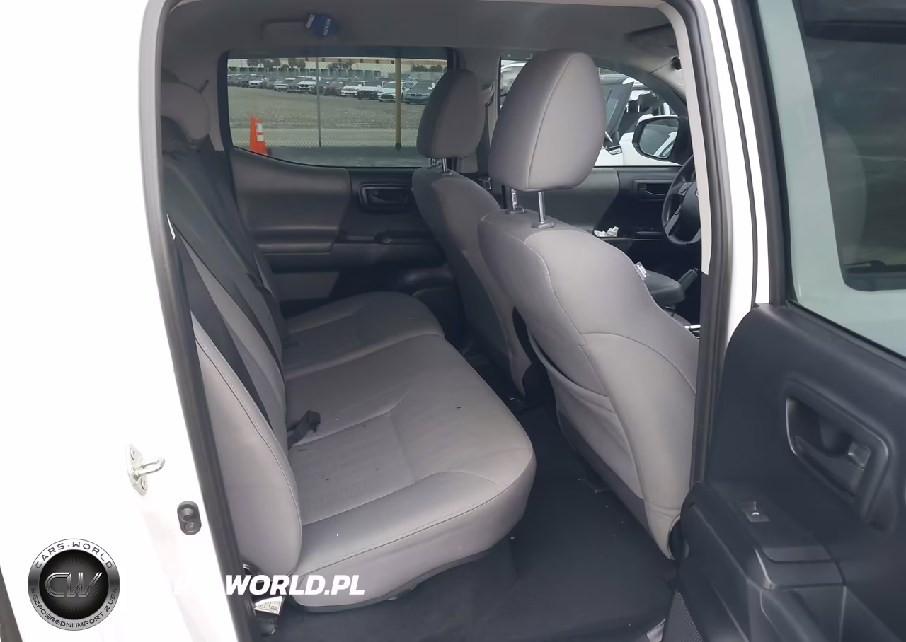 2018 Toyota Tacoma Sr VIN:5TFAX5GN6JX119839 - 8