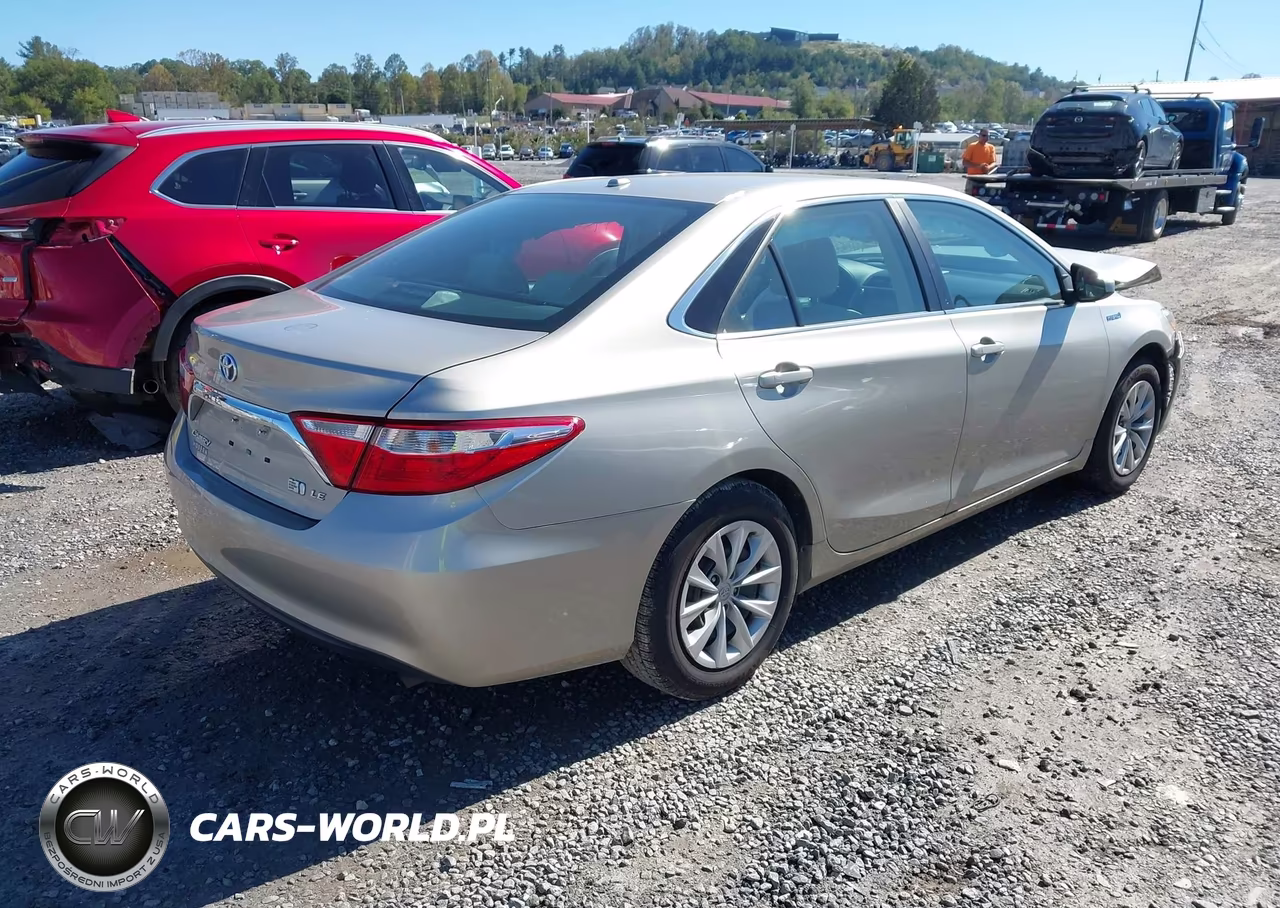 2016 Toyota Camry Hybrid Le VIN:4T1BD1FK5GU186452 - 4