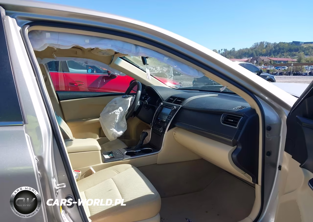 2016 Toyota Camry Hybrid Le VIN:4T1BD1FK5GU186452 - 5