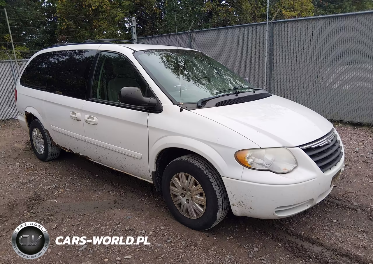 2005 Chrysler Town & Country Lx VIN:2C4GP44R45R265141 - 1