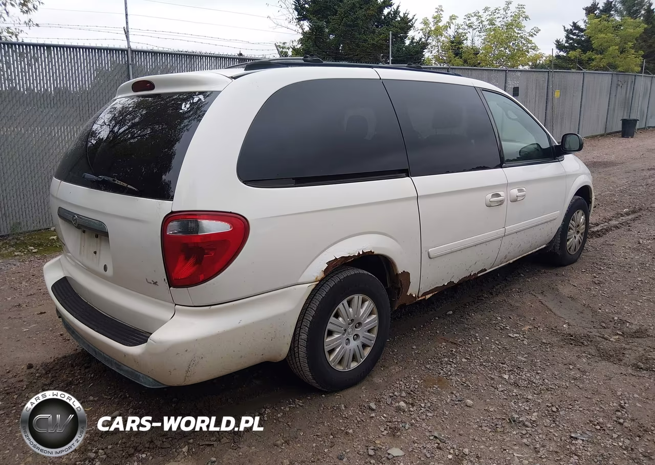 2005 Chrysler Town & Country Lx VIN:2C4GP44R45R265141 - 4